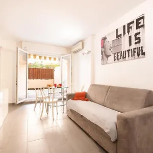 t2-neuf-centre-ville-et-plage-parking-gratuit.fr-provencehotel.com/